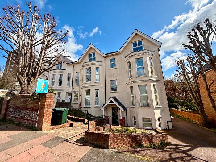 2 Bedroom Flat To Rent In Moatcroft Road, Eastbourne, BN21