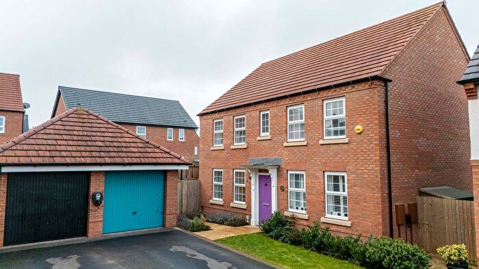 4 Bedroom Detached House For Sale In Gretton Close, Drakelow, DE15