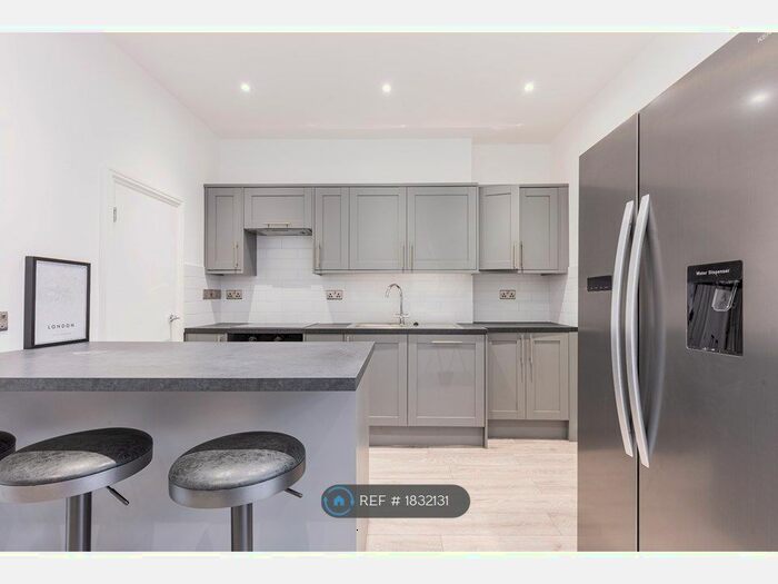 4 Bedroom Terraced House To Rent In Blackshaw Road, London, SW17