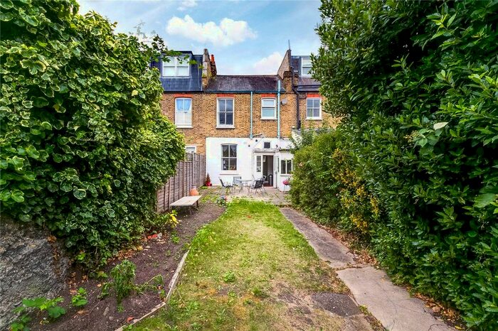 4 Bedroom Property To Rent In Evelyn Road, London SW19