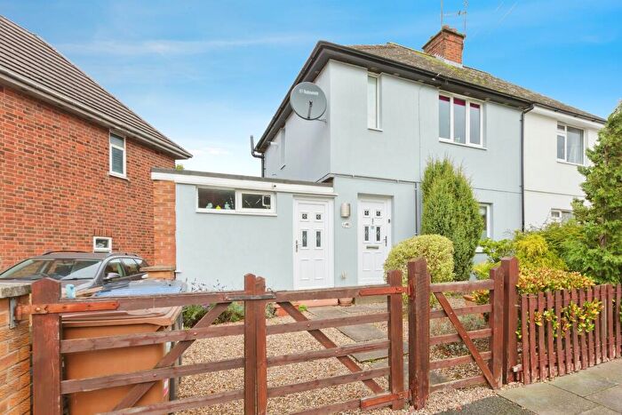 3 Bedroom Semi-Detached House For Sale In Strathmore Road, Hinckley, LE10