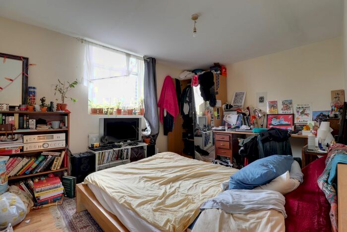 2 Bedroom Flat To Rent In Amersham Road, London, SE14