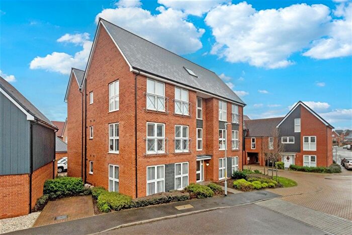 2 Bedroom Flat For Sale In Viking Road, Rochester, Kent, ME1