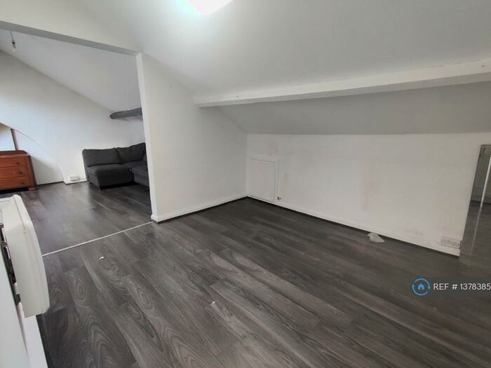 Studio To Rent In Cedar Road, Leicester, LE2