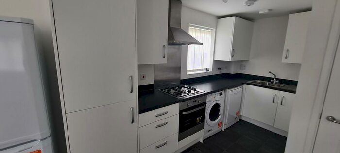 1 Bedroom Apartment To Rent In Warren Crescent, SO16