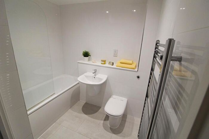 2 Bedroom Apartment To Rent In Dean House, Erleigh Road, Reading, RG1