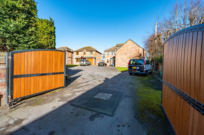 4 Bedroom Detached House For Sale In Intake Gardens, Barnsley, S75