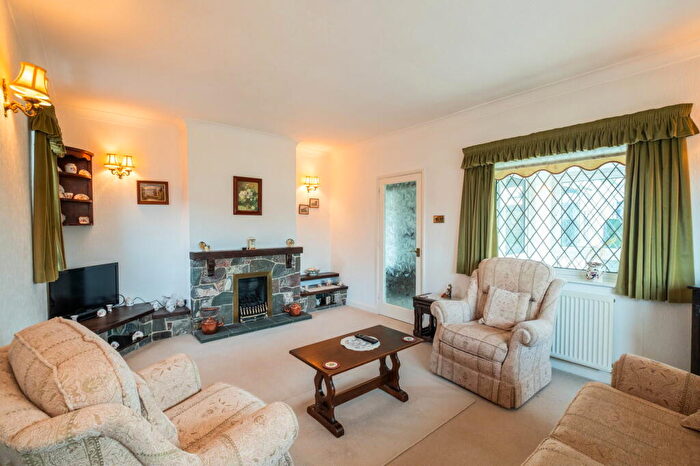 2 Bedroom Semi-Detached House For Sale In Castle Hill, East Leake, LE12