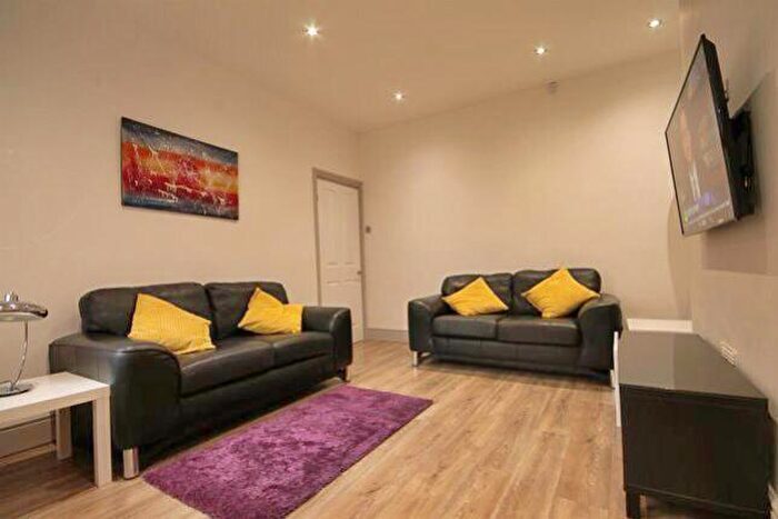 2 Bedroom Flat To Rent In Kelvin Grove, Newcastle Upon Tyne, Tyne And Wear, NE2