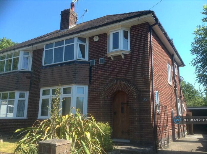 4 Bedroom Semi-Detached House To Rent In Maxwell Avenue, Derby, DE22