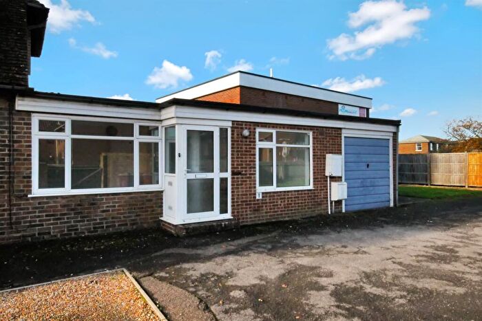 1 Bedroom Flat To Rent In Bedroom Ground Floor Flat In Chichester, PO19