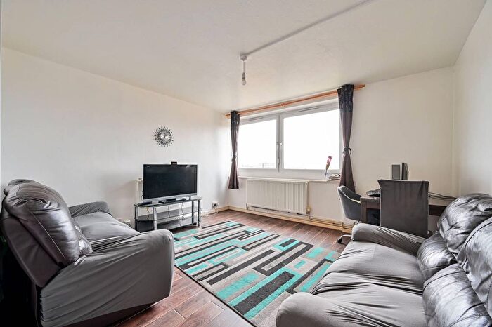 2 Bedroom Flat For Sale In Burbage Close, Borough, London, SE1