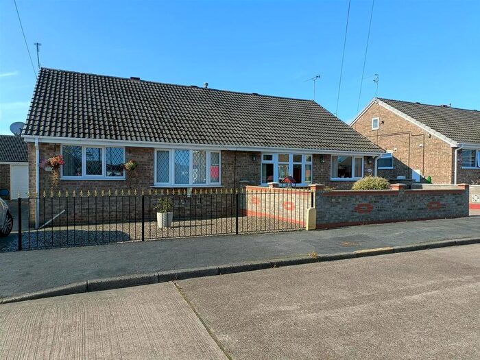 2 Bedroom Semi-Detached Bungalow To Rent In Chevy Chase, Bilton, Hull, HU11