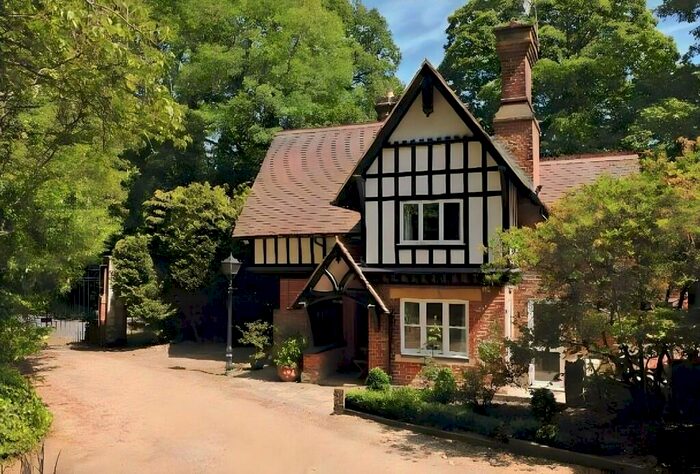 3 Bedroom Cottage To Rent In Bletchingley, Surrey, RH1