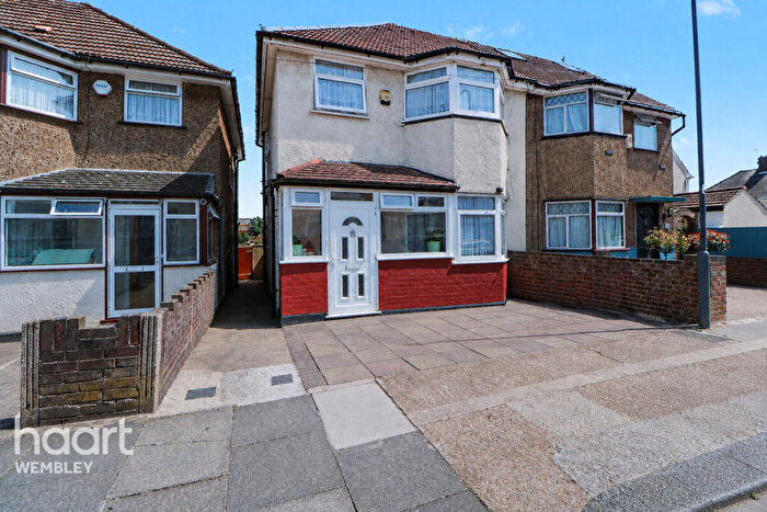 3 Bedroom Semi-Detached House For Sale In Wembley Triangle, HA9
