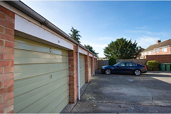 Garage / Parking To Rent In St Leonards Rd, Headington, Oxford, OX3