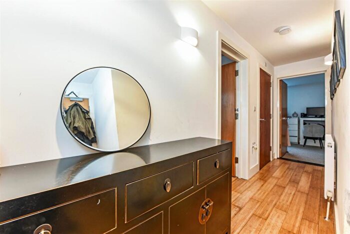 1 Bedroom Flat For Sale In Henderson Road, Southsea, PO4