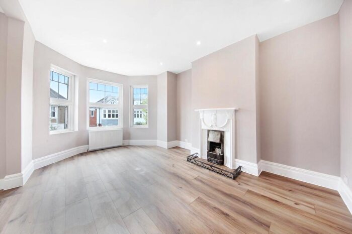 2 Bedroom Apartment To Rent In Melrose Avenue, Willesden Green, NW2