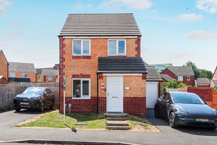 3 Bedroom Detached House For Sale In Strouts Way, Sheffield, S2