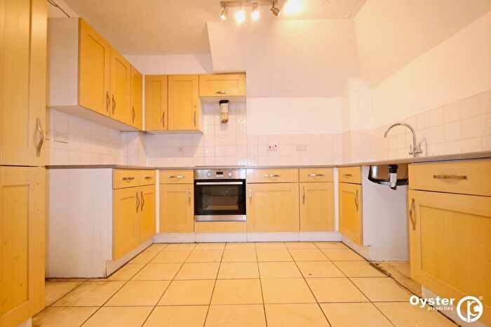 2 Bedroom Flat To Rent In Vancouver Road, Broxbourne, EN10