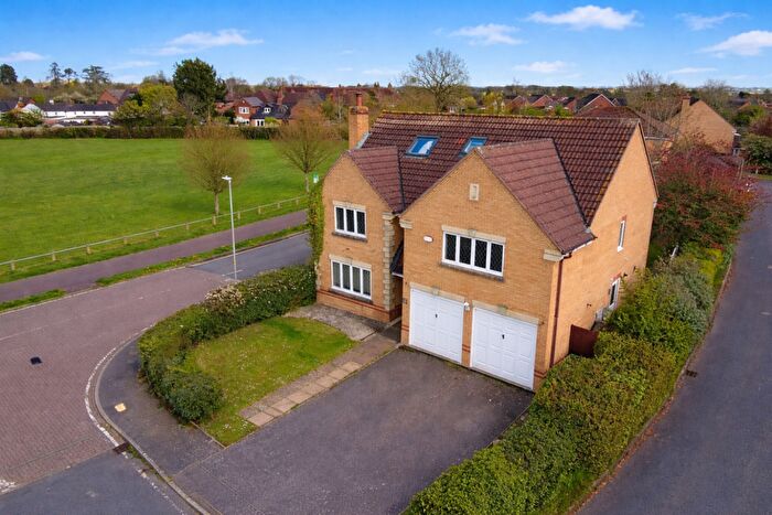 5 Bedroom Detached House For Sale In Embleton Way, Buckingham, MK18