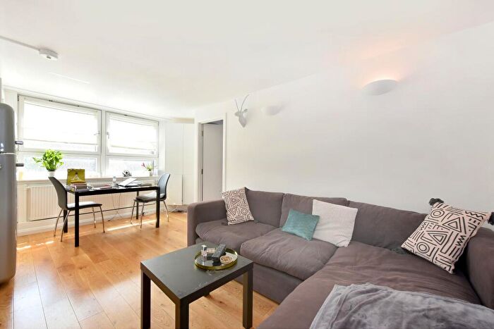 2 Bedroom Flat To Rent In Upper Dartrey Walk, Kensington And Chelsea, London, SW10