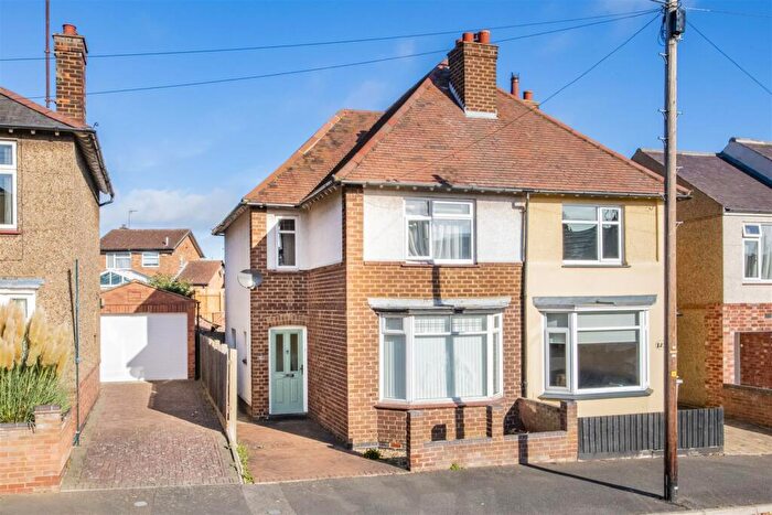 3 Bedroom Semi Detached House For Sale In Blandford Avenue, Kettering, NN16