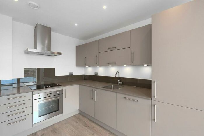 2 Bedroom Apartment To Rent In Rotherhithe New Road London, SE16