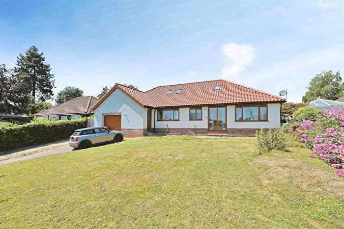 4 Bedroom Detached Bungalow For Sale In Pyebush Lane, Acle, Norwich, NR13