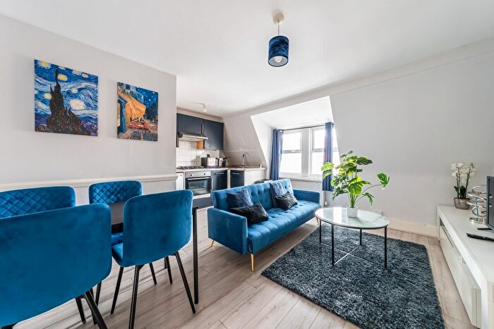 1 Bedroom Flat To Rent In Streatham High Road, London, SW16