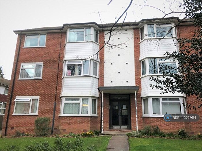 3 Bedroom Flat To Rent In Pendlebury Court, Surbiton, KT5