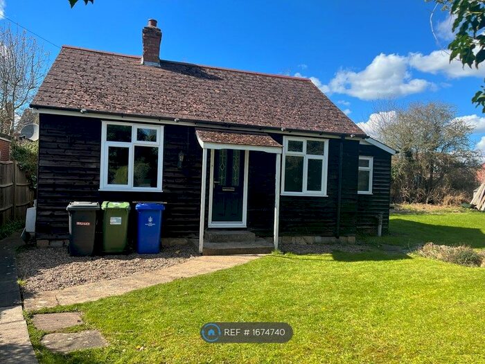 2 Bedroom Bungalow To Rent In Cosgrove Road, Old Stratford, Milton Keynes, MK19