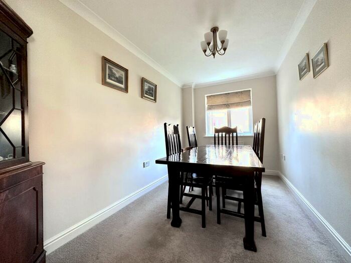 4 Bedroom Detached House For Sale In Tennyson Place, Ely, CB6