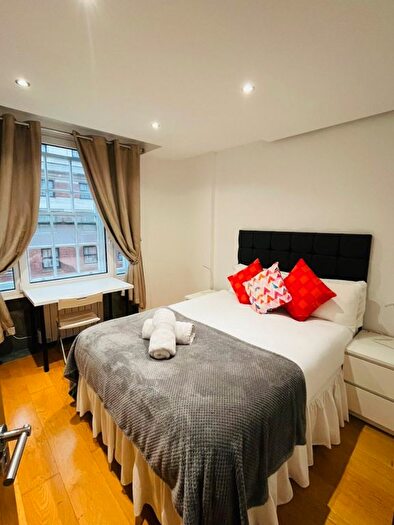 3 Bedroom Flat To Rent In Great Cumberland Place, London, W1H