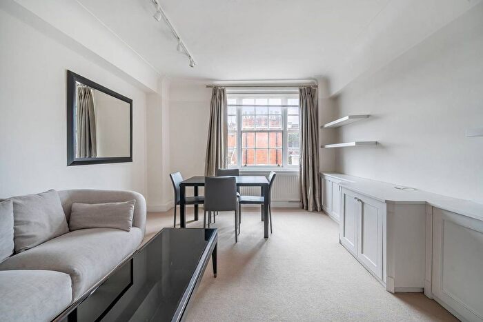 2 Bedroom Flat To Rent In Turks Row, Sloane Square, London, SW3