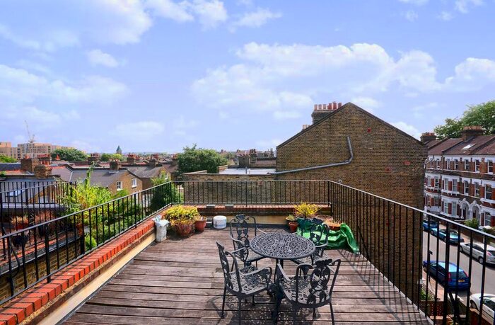 1 Bedroom Flat To Rent In Clapham Road, Clapham North, London, SW9