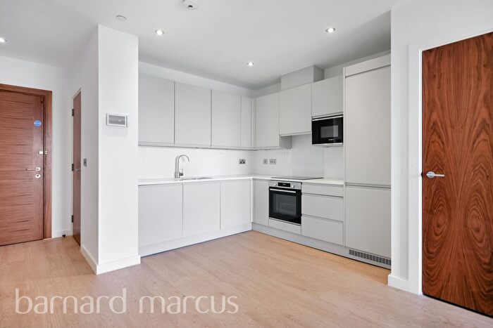 Studio To Rent In Sutton Court Road, Sutton, SM1
