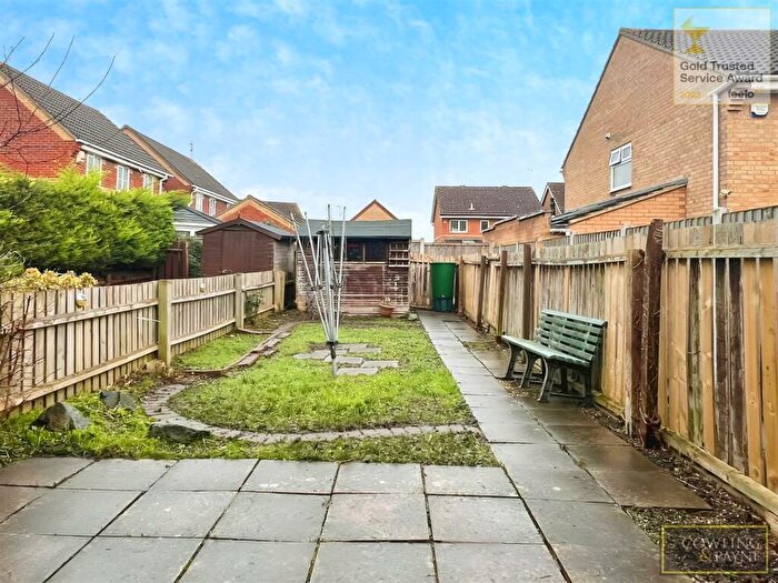 2 Bedroom End Of Terrace House To Rent In Lennox Drive, Wickford, SS12