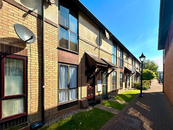 2 Bedroom Terraced House To Rent In Plas St. Andresse, Penarth, CF64