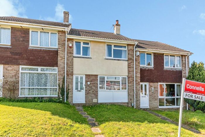 3 Bedroom Terraced House For Sale In Chiltern Close, Warmley, Bristol, BS30