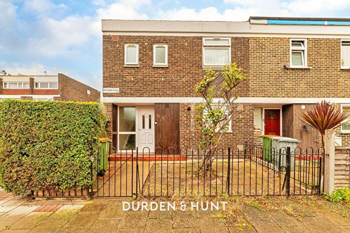 3 Bedroom End Terrace House For Sale In Leather Gardens, London, E15