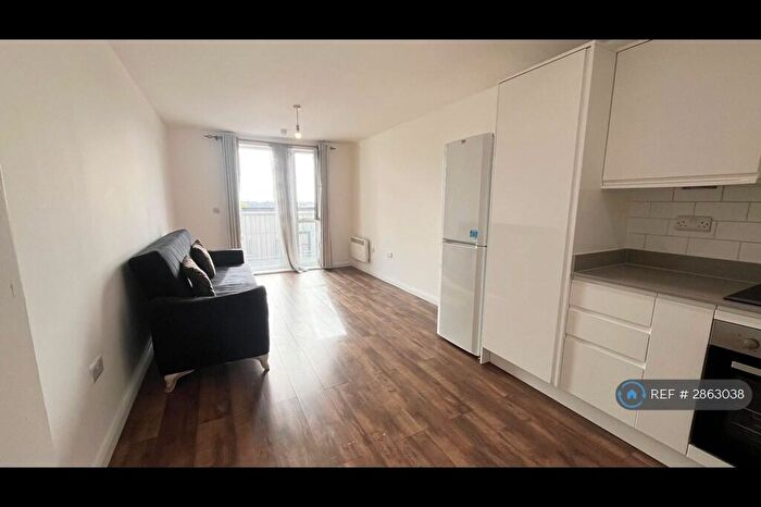 1 Bedroom Flat To Rent In Grand Union House, Slough, SL2