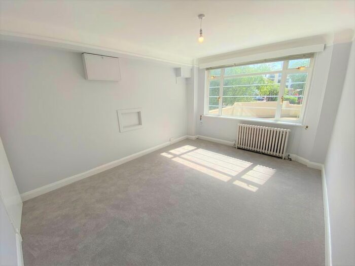 4 Bedroom Flat To Rent In Balham High Road, London, SW17