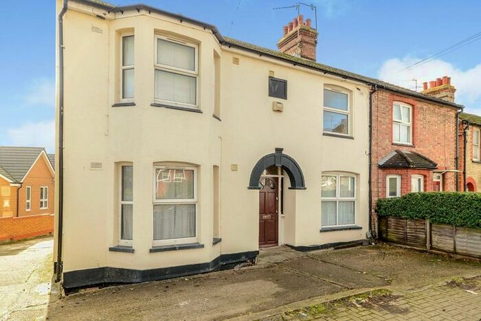 1 Bedroom Flat To Rent In Ebberns Road, Hemel Hempstead, Hertfordshire, HP3