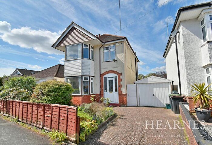 3 Bedroom Detached House For Sale In Clayford Avenue, Ferndown, BH22