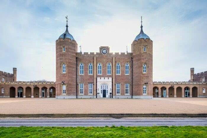 2 Bedroom Flat To Rent In Parade Ground Path, Woolwich, SE18