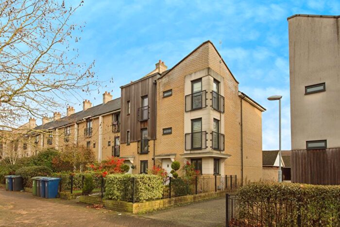 4 Bedroom End Of Terrace House For Sale In Circus Drive, Cambridge, CB4