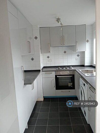 2 Bedroom Maisonette To Rent In Upton Dene, Sutton, SM2