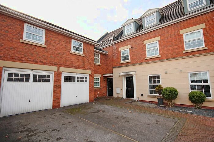 4 Bedroom Town House To Rent In Lingley Road, Great Sankey, Warrington, WA5