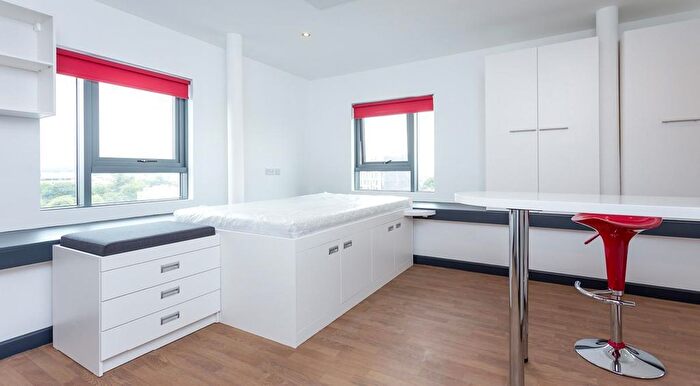 Studio To Rent In Windsor Terrace, Southampton, SO14